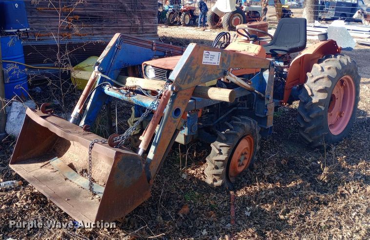 image for item DW0978 Kubota L245DT tractor