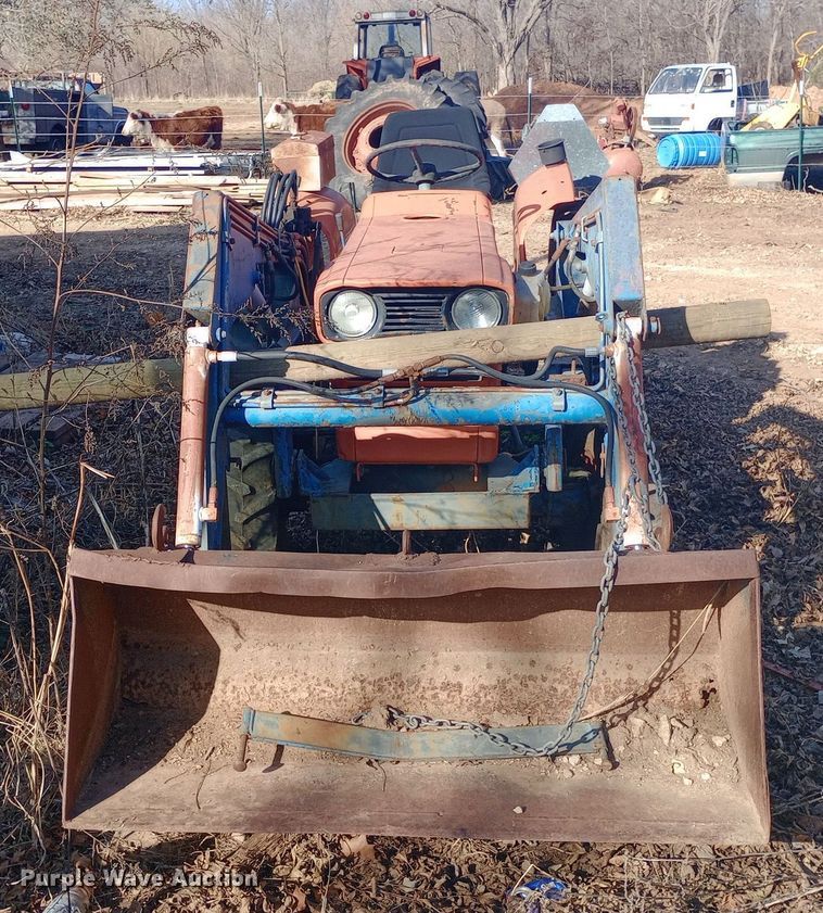 image for item DW0978 Kubota L245DT tractor