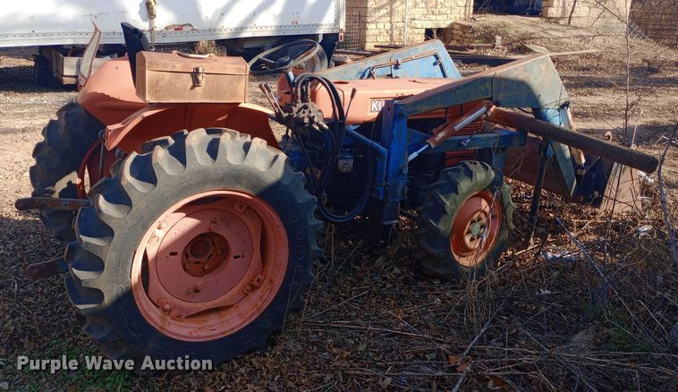 image for item DW0978 Kubota L245DT tractor