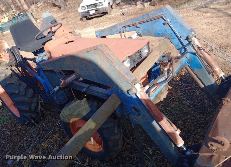 image for item DW0978 Kubota L245DT tractor