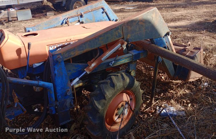 image for item DW0978 Kubota L245DT tractor