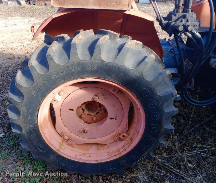 image for item DW0978 Kubota L245DT tractor