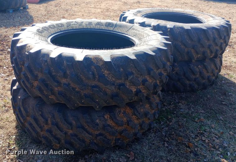 image for item DW0979 (4) Goodyear Versatorque tires