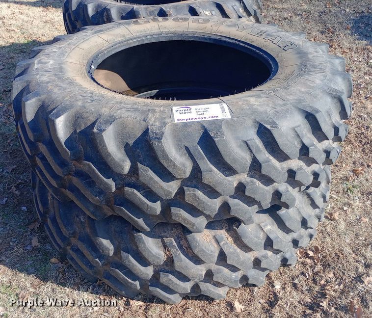 image for item DW0979 (4) Goodyear Versatorque tires