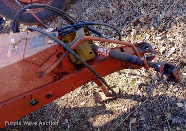 image for item DW0989 1993 New Holland 640 round baler