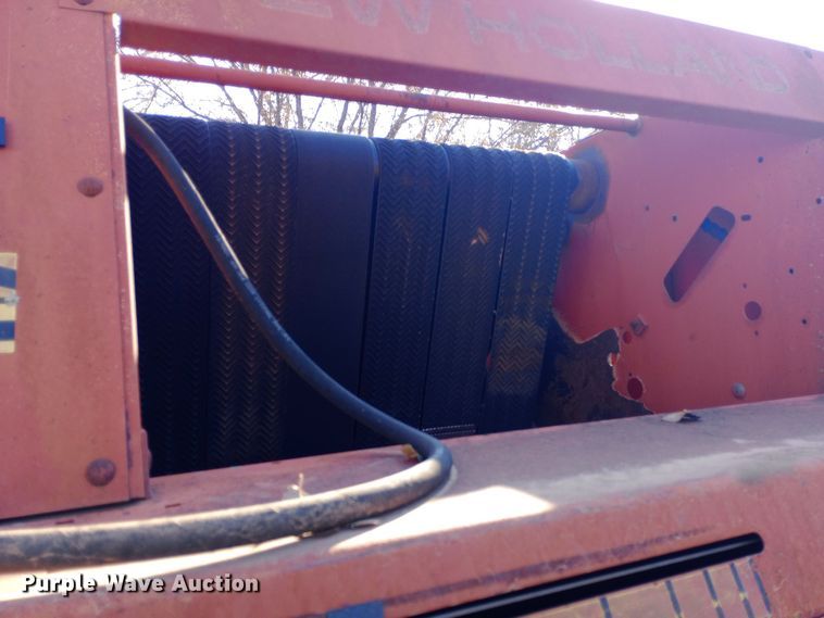 image for item DW0989 1993 New Holland 640 round baler