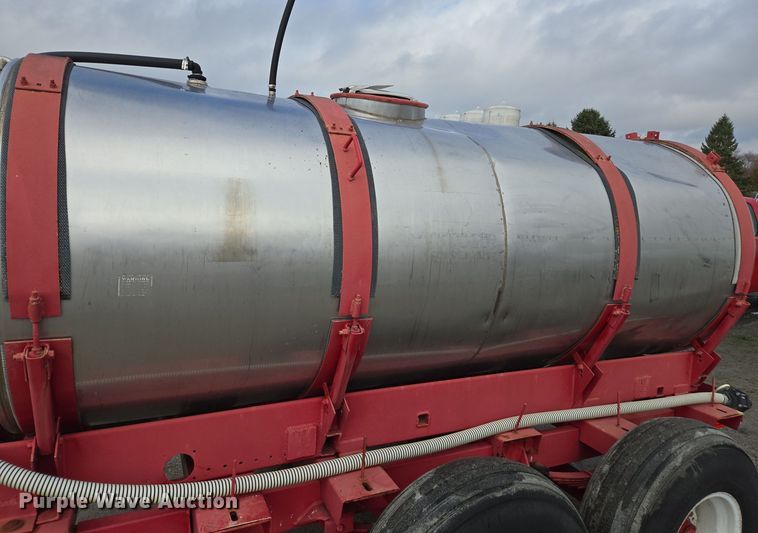 image for item DX1530 Clark tank trailer