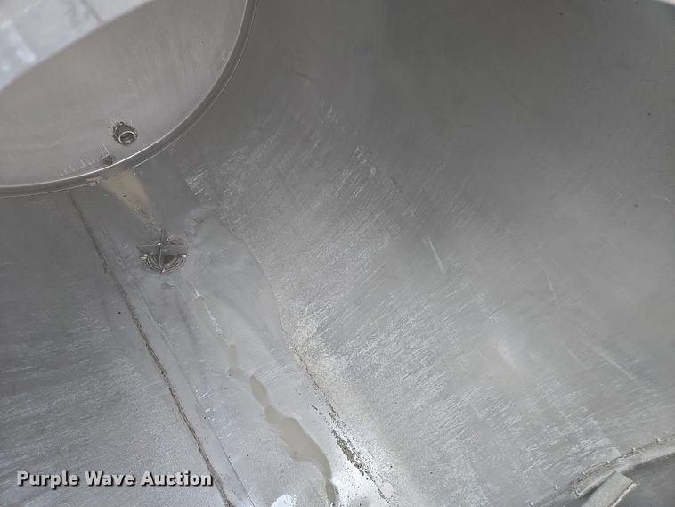 image for item DX1530 Clark tank trailer