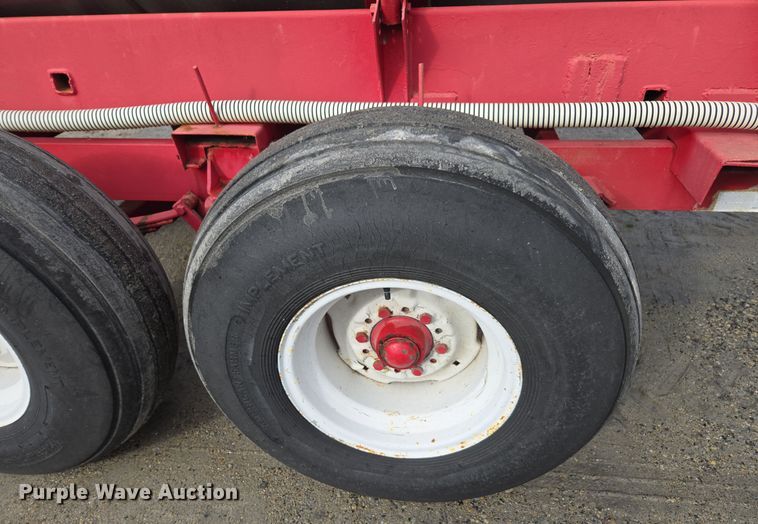 image for item DX1530 Clark tank trailer