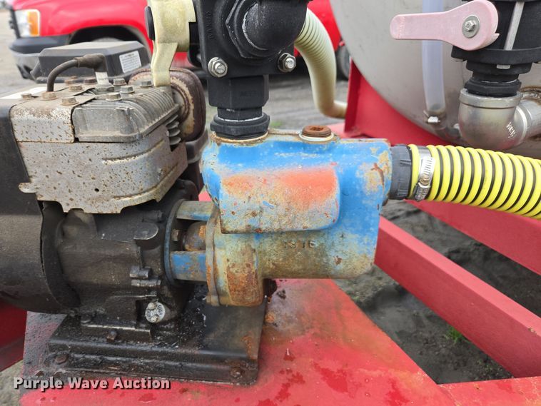 image for item DX1531 Clark tank trailer