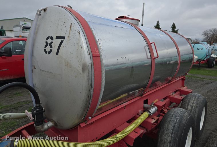 image for item DX1531 Clark tank trailer