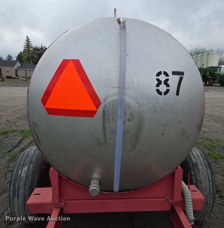 image for item DX1531 Clark tank trailer