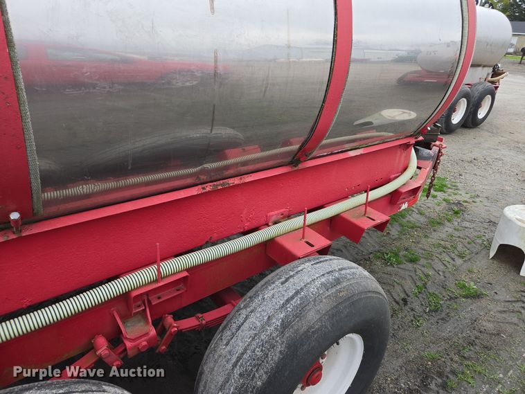 image for item DX1531 Clark tank trailer