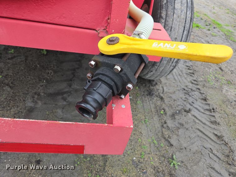 image for item DX1531 Clark tank trailer