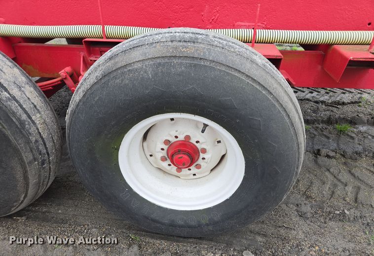 image for item DX1531 Clark tank trailer