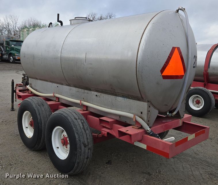 image for item DX1532 Clark tank trailer