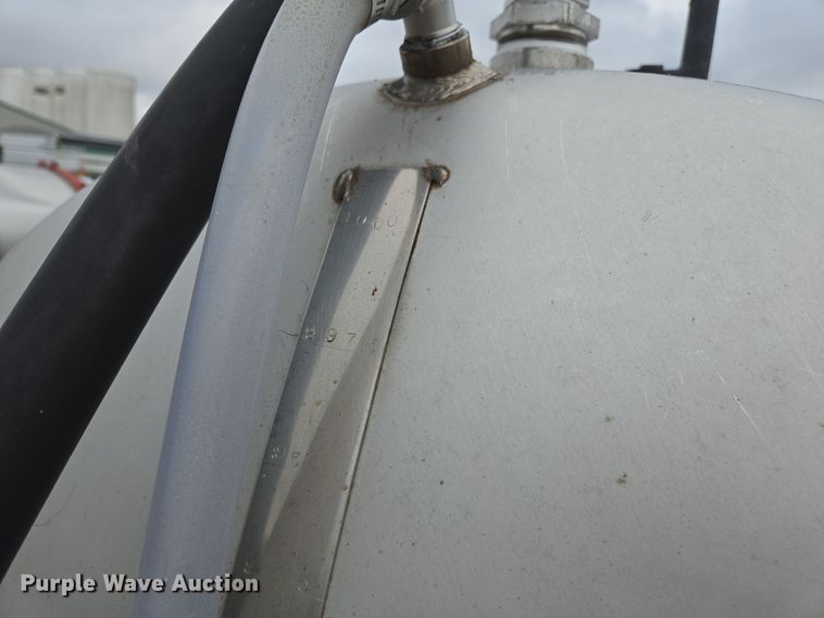 image for item DX1532 Clark tank trailer