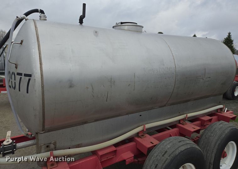 image for item DX1532 Clark tank trailer