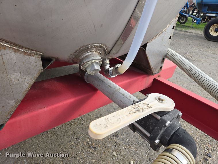 image for item DX1532 Clark tank trailer