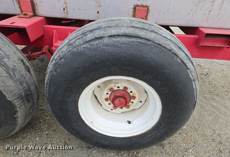 image for item DX1532 Clark tank trailer