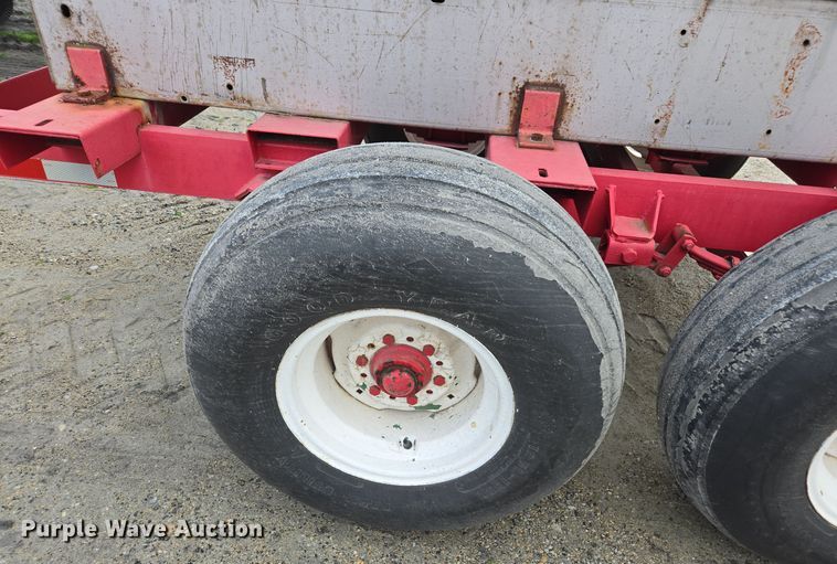 image for item DX1532 Clark tank trailer