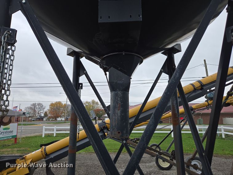 image for item DX1539 USC grain bagger hopper