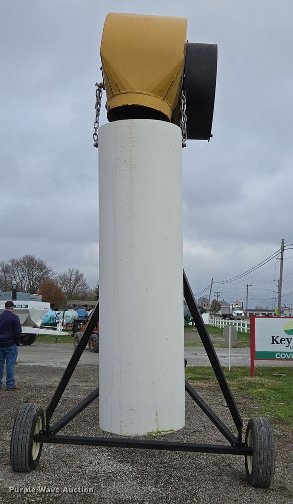 image for item DX1541 Convey-All 828 auger