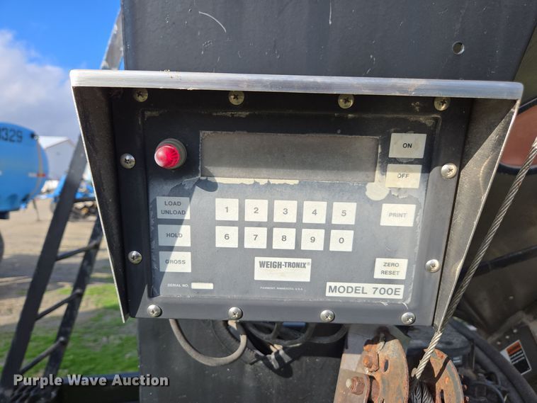 image for item DX1544 Harvest Land UT57 seed tender