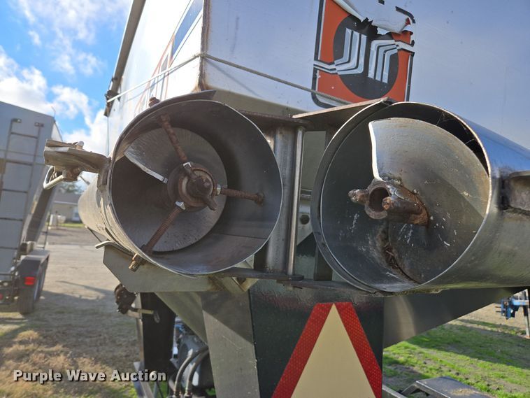 image for item DX1544 Harvest Land UT57 seed tender