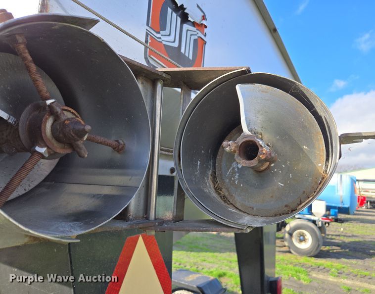 image for item DX1544 Harvest Land UT57 seed tender