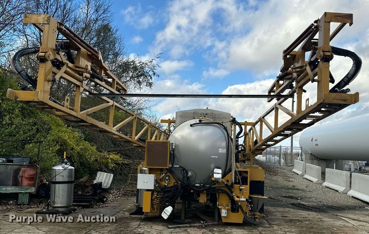 image for item DX1546 AGCO Teragator sprayer bed