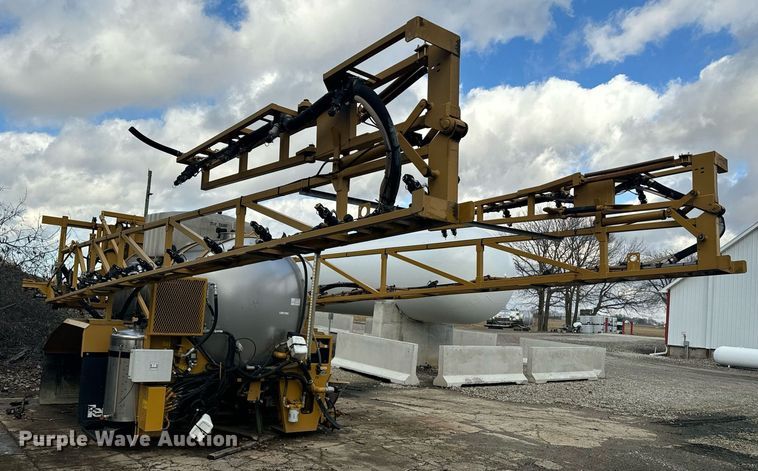 image for item DX1546 AGCO Teragator sprayer bed