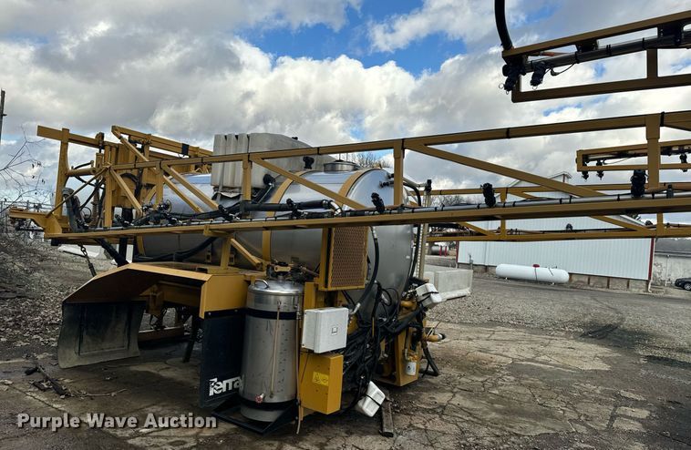 image for item DX1546 AGCO Teragator sprayer bed