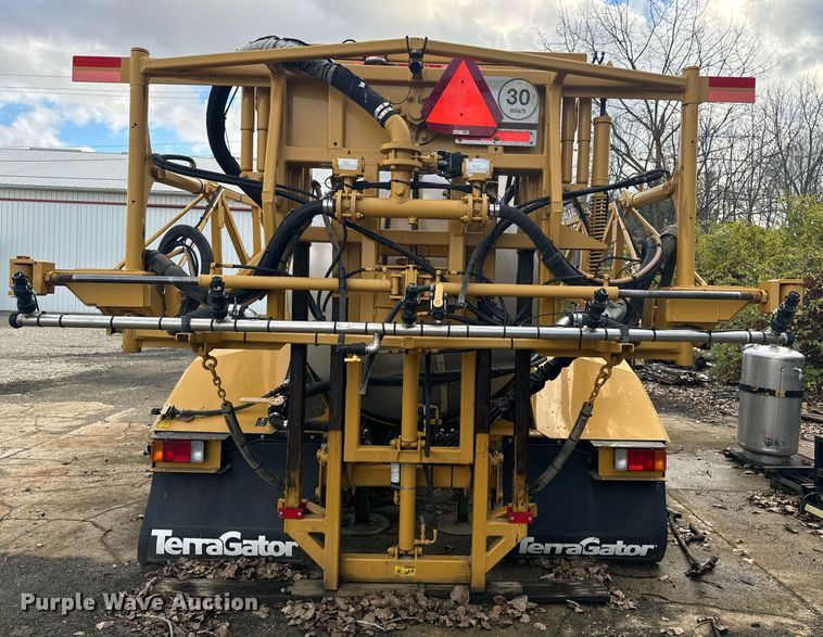 image for item DX1546 AGCO Teragator sprayer bed