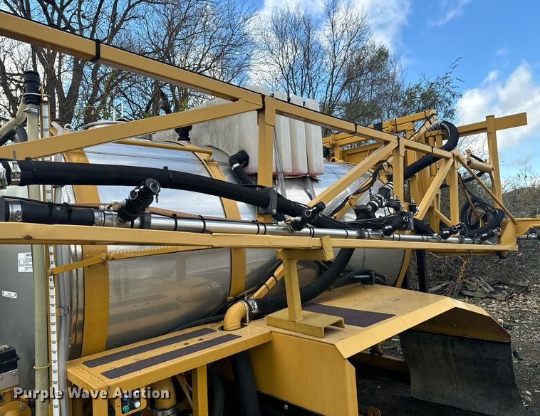 image for item DX1546 AGCO Teragator sprayer bed