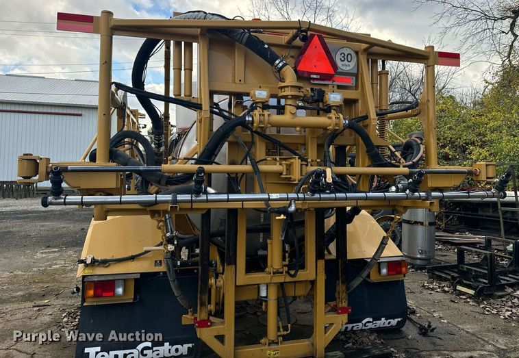 image for item DX1546 AGCO Teragator sprayer bed