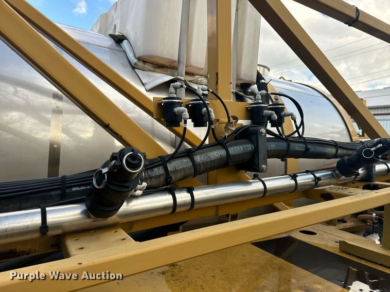 image for item DX1546 AGCO Teragator sprayer bed