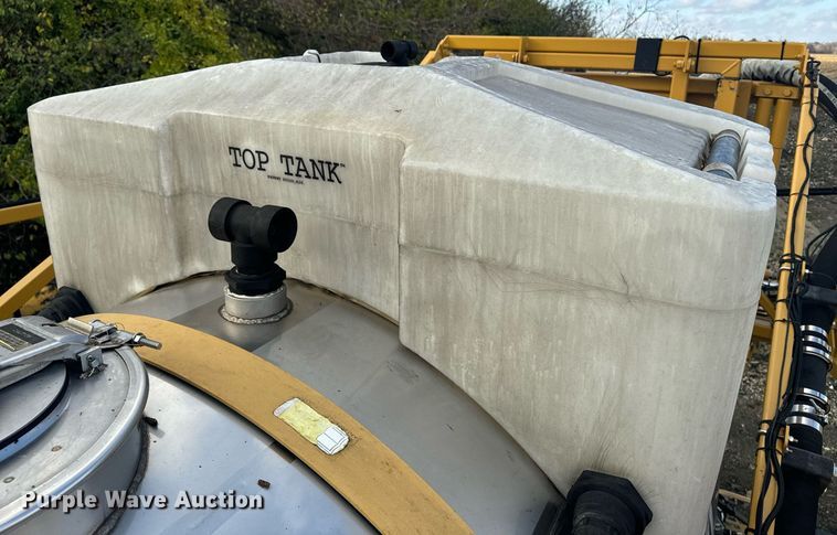 image for item DX1546 AGCO Teragator sprayer bed