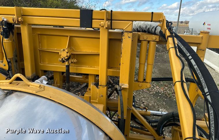 image for item DX1546 AGCO Teragator sprayer bed