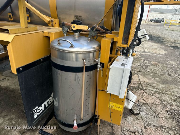 image for item DX1546 AGCO Teragator sprayer bed