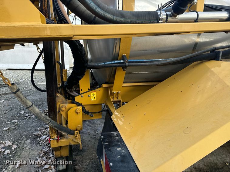 image for item DX1546 AGCO Teragator sprayer bed