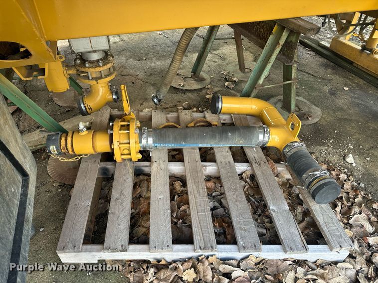 image for item DX1546 AGCO Teragator sprayer bed