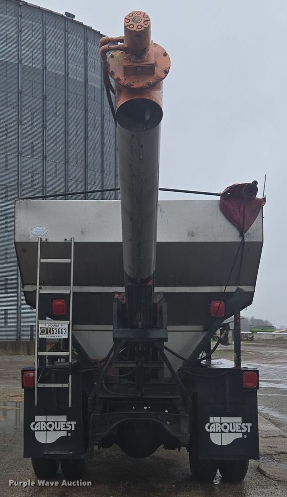 image for item DX1568 1998 International 4900 fertilizer delivery truck