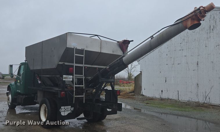 image for item DX1568 1998 International 4900 fertilizer delivery truck