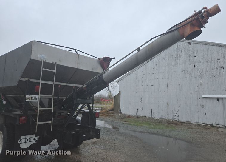 image for item DX1568 1998 International 4900 fertilizer delivery truck