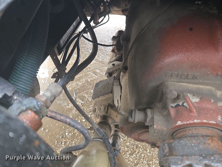 image for item DX1568 1998 International 4900 fertilizer delivery truck