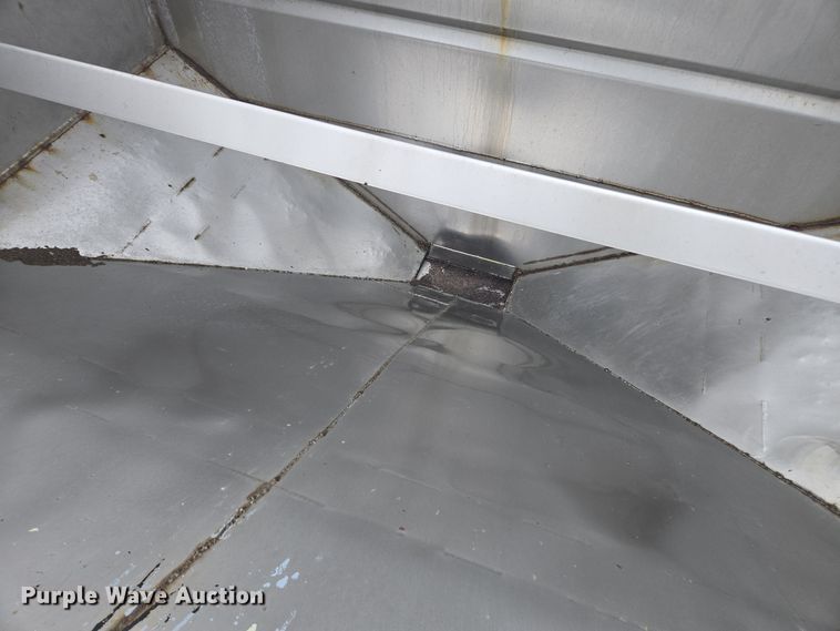 image for item DX1568 1998 International 4900 fertilizer delivery truck