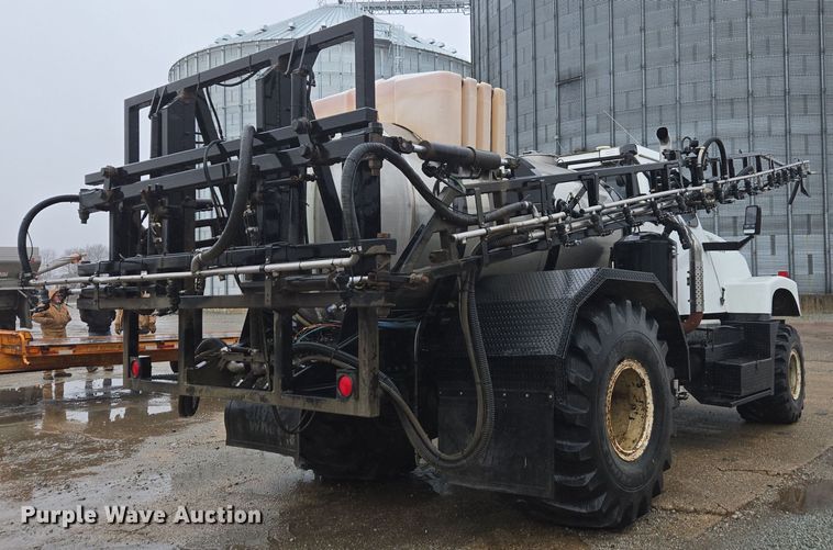 image for item DX1570 1995 International 2554 applicator truck