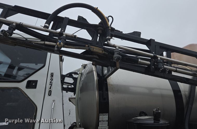 image for item DX1570 1995 International 2554 applicator truck