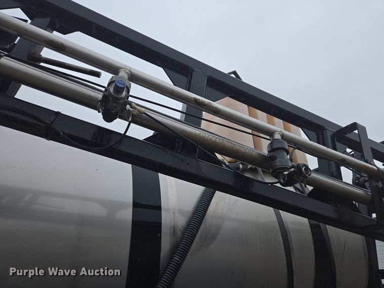 image for item DX1570 1995 International 2554 applicator truck